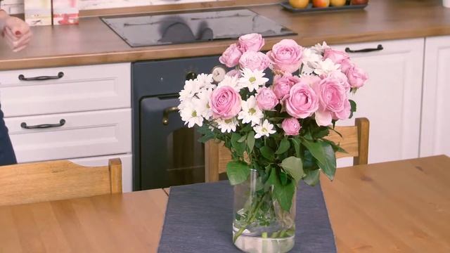 Атмосфера Парижа вместе с новым ароматом Eclat Mon Parfum от Oriflame