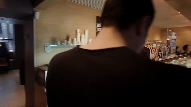 Mannequin Challenge в Кофе Хауз смотреть онлайн