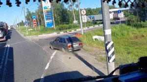 Обочечники 2021 мгновенная карма _ Будни дальнобойщика _ Авария №2.mp4
