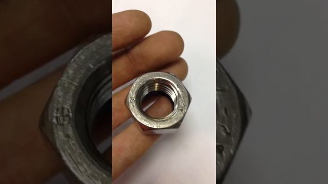 Гайка с нейлоновой вставкой DIN985 А2 смотреть онлайн