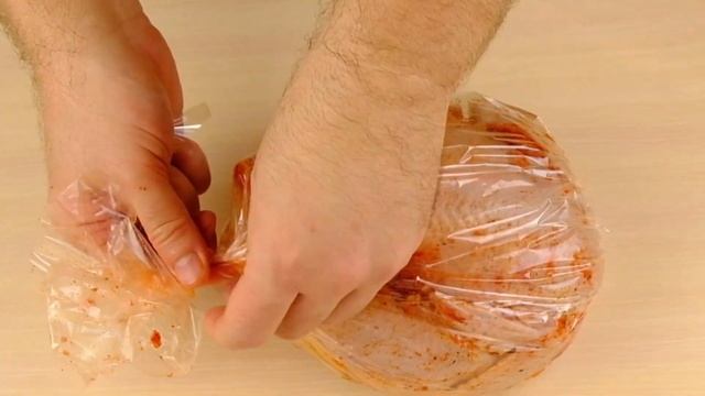 Добавив всего 1 фрукт при готовке курицы в рукаве, мясо отойдет от кости само собой смотреть онлайн