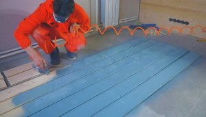 Монтаж имитации бруса внутри дома своими руками. Покраска досок.