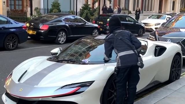 Ferrari SF90 stradale gets a parking ticket in London ? #ferrari #sf90stradale #supercars смотреть онлайн