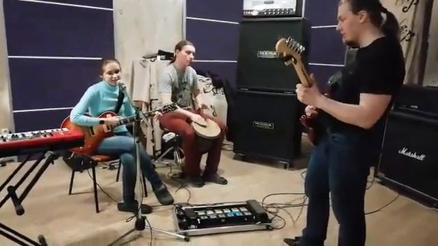 Покупайте #ibanez (песенка про Ибанез)