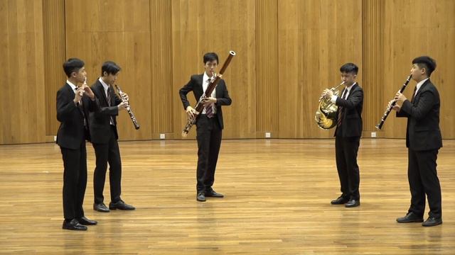 Ralph Vaughan Williams: English Folk Song Suite - 3rd movement / DBS Junior Woodwind Quintet смотреть онлайн