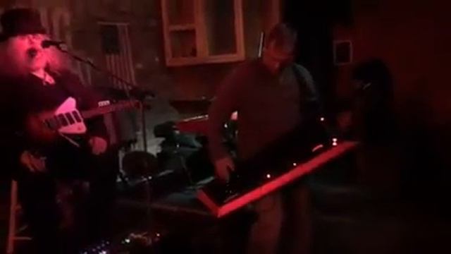A little keytar fun смотреть онлайн