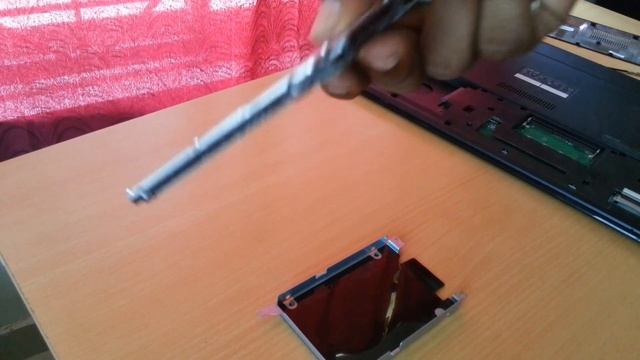 Unboxing and installation of Samsung 850 Evo SSD on ASUS x550c смотреть онлайн