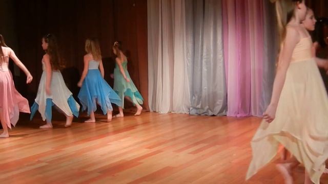 Марш деревянных солдатиков Dance-o-Dora смотреть онлайн