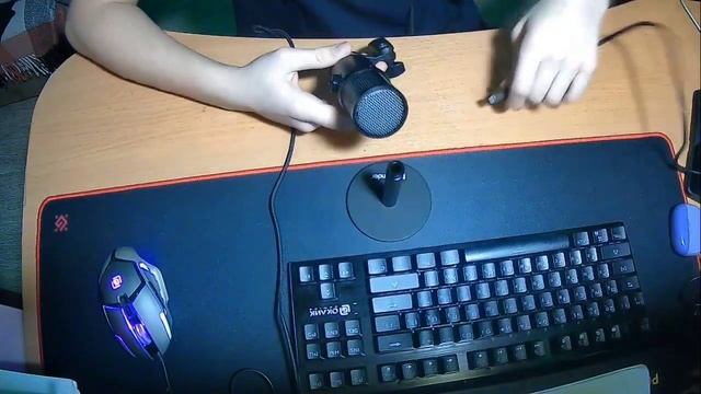 Обзор на микрофон Defender Glow GMC 400 USB смотреть онлайн