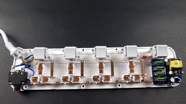 Вскрытие показало: сетевой фильтр Ldnio SC4408 смотреть онлайн