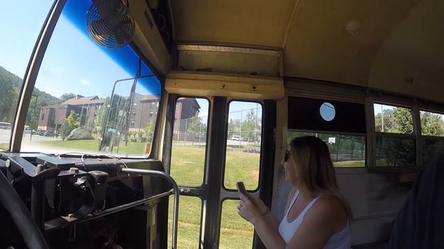 Embarrassing a Teenager with a school bus смотреть онлайн