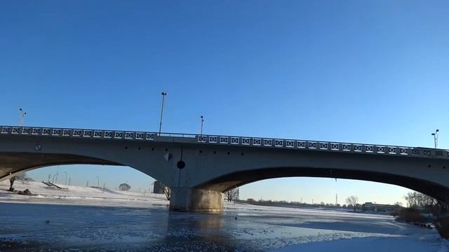 На коньках возле Елгавского дворца 23 января 2014 смотреть онлайн