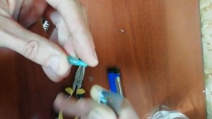 Заправка зажигалки с помощью иголки от шприца