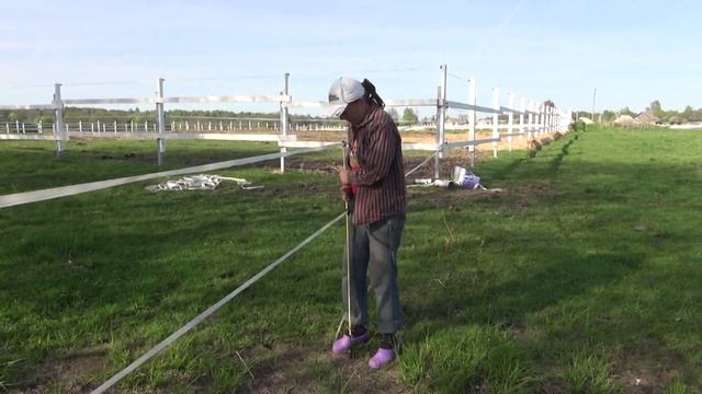 Использование электро пастуха на пастбище. Лошади. смотреть онлайн