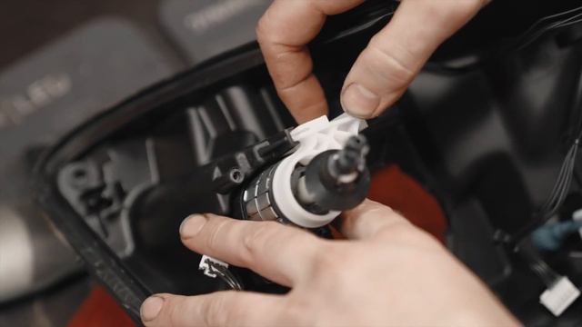 технология работы с фарами на примере opel astra j обслуживание фар. смотреть онлайн