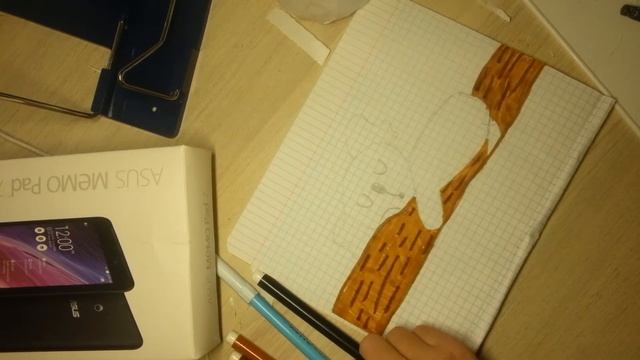 Маленькая коала уснула на дереве. смотреть онлайн