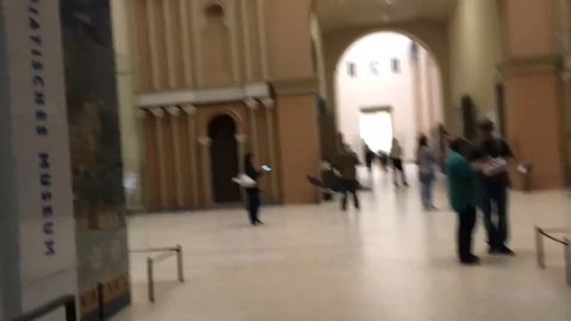 Walking tour inside the Pergamon Museum in Berlin смотреть онлайн