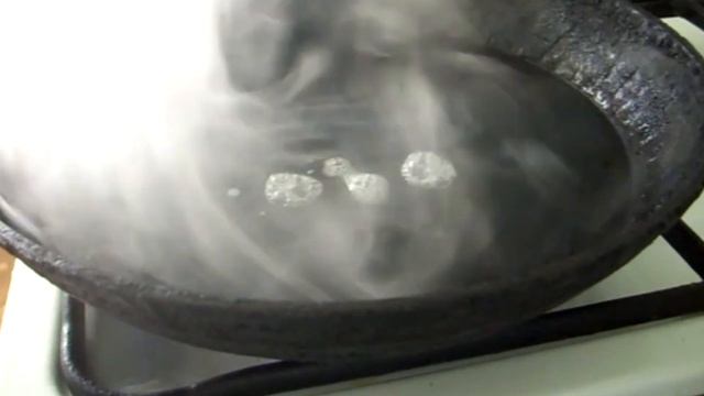 Что будет если вылить 3 миллилитра глицерина!! смотреть онлайн