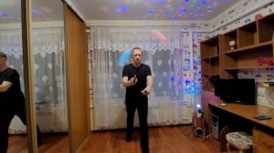 Учусь крутит пои. Кручение по бокам, переходы, бабочка, мельница, колесо.