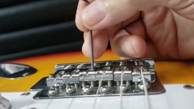 Convex Saddles (For Fender Stratocaster and Other Models with Similar Saddles) @TeacherBob смотреть онлайн