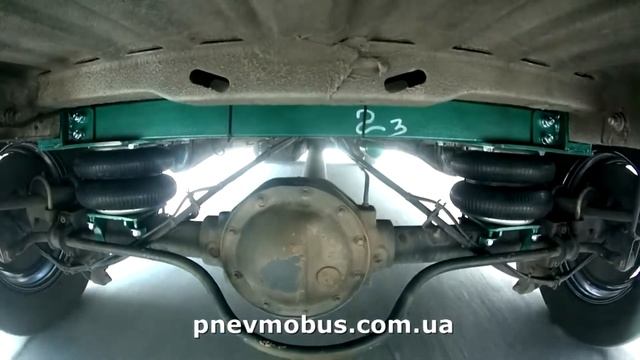 Работа пневмоподвески на автомобиле Mercedes Benz Sprinter 316 смотреть онлайн