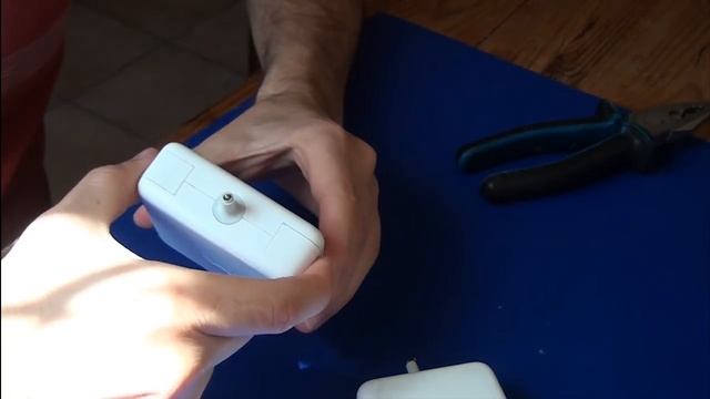 RM4 - Ouvrir le MagSafe (chargeur MacBook) смотреть онлайн