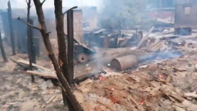 Пожары в Карталинском районе Челябинской области. Горит поселок Запасное. Люди спасаются как могут. смотреть онлайн