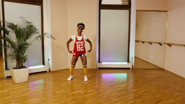 Reggaeton, online lekce s Doris смотреть онлайн