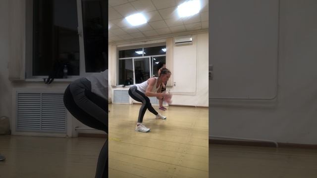 Функциональная тренировка без прыжков с собственным весом! смотреть онлайн