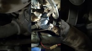 Как заменить термостат на Шевроле Ниве не сливая тосол.