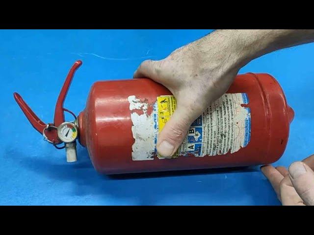 СЕКРЕТНАЯ функция старого огнетушителя! Почему я не знал об этом раньше смотреть онлайн