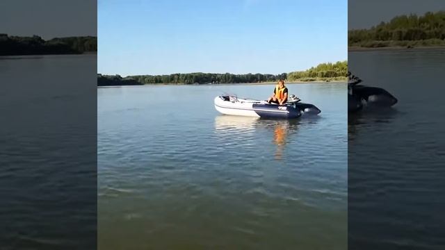 Первый запуск Ветерок 8М ПриколПрикол#наморе#сузун#рыбалка#испытание мотора