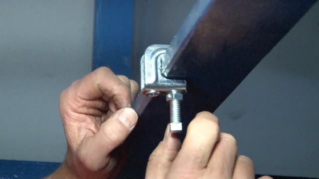 Stamped Steel Reversible Beam Clamp With 3/4" Jaw Opening and 3/8-16 Threaded Holes: JFCS-3816 смотреть онлайн