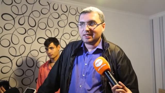 Ренато Усатый вручил ключи от квартиры незрячему парню! смотреть онлайн