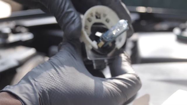 How To Install HID Headlight Bulbs: 2015 Chevrolet Impala LTZ смотреть онлайн