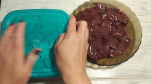 ПЕЧЕНЬ с ГРИБАМИ в сметаном соусе -сытно и вкусно!