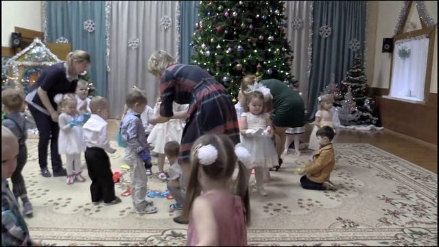 Новый Год у малышей смотреть онлайн