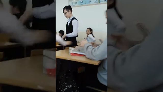 Когда учитель чуть чуть опоздал на урок..... смотреть онлайн