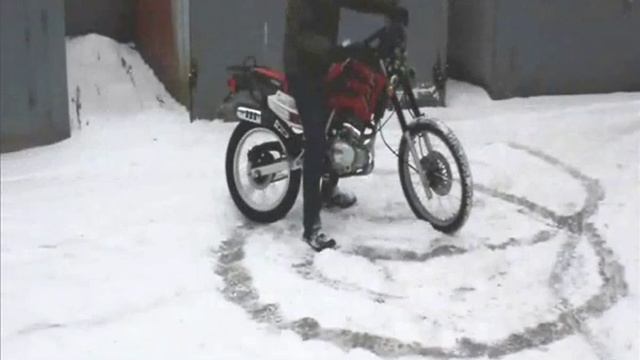 Lifan GY-5 200 Зимние покатушки на мотоцикле или drift on ice 0_o смотреть онлайн