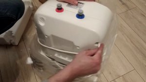 Распаковка — Накопительный водонагреватель Ariston Andris R 10