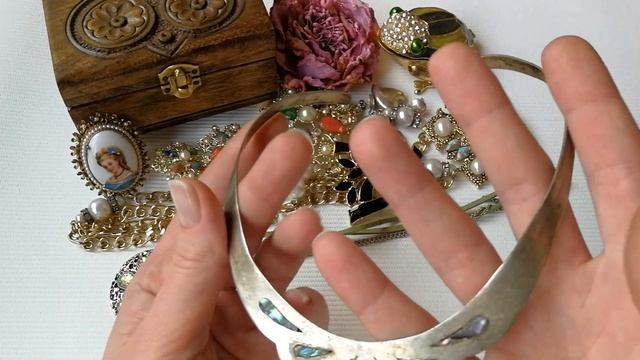 1. Распаковка винтажной бижутерии с eBay. Florenza, Sarah Coventy | Винтажная красота смотреть онлайн