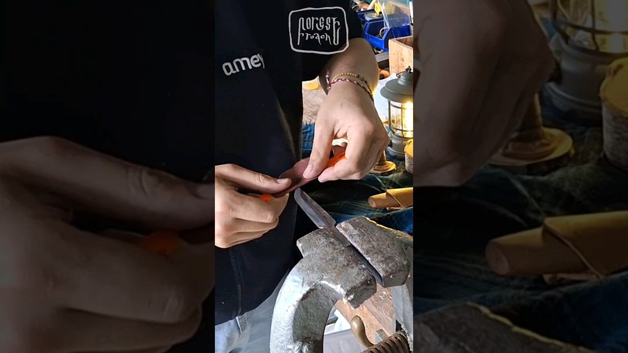 ИЗГОТОВЛЕНИЕ НОЖА - ЭТО ПРОСТО! #бушкрафт #ножи #выживание #forestroach #лайк #woodworking #ковка смотреть онлайн