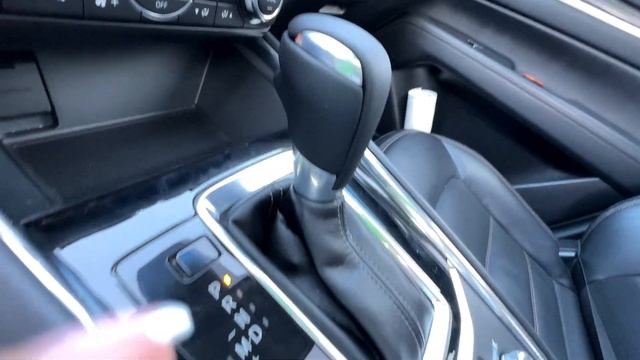Перетяжка руля Mazda CX-5 с обогревом, использовали экокожу со вставками из псевдоперфорации смотреть онлайн