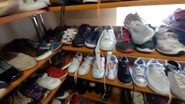 Стоит ли покупать обувь в секонд хенд? смотреть онлайн