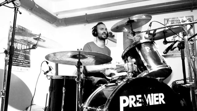 Scars on Broadway Daron Malakian - Funny drum cover смотреть онлайн