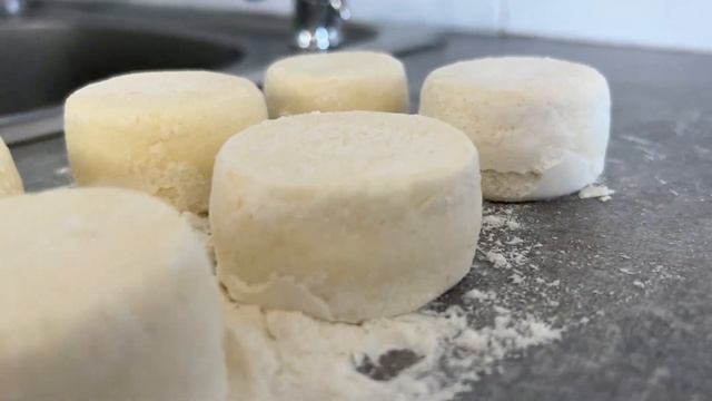 СЕКРЕТ идеальных СЫРНИКОВ! Готовятся 15 МИНУТ смотреть онлайн