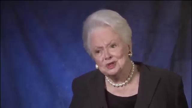 Olivia de Havilland on suing Warner Brothers in 1943 - Part 1 смотреть онлайн