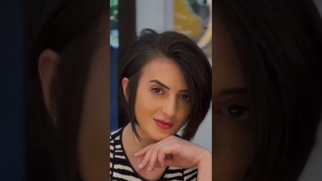 Шикарная стрижка Боб для женщин за 40 лет/A chic Bob haircut for women over 40 years old смотреть онлайн