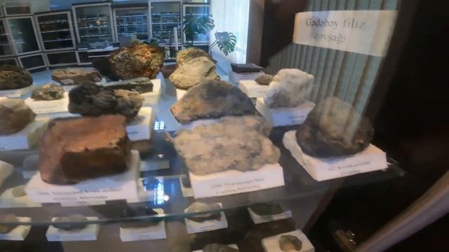 Geologiya muzeyi HD смотреть онлайн