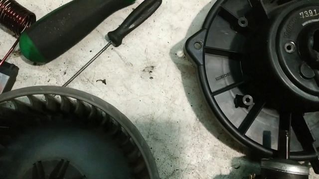 Замена щёток вентилятора печки Toyota Camry 30. смотреть онлайн